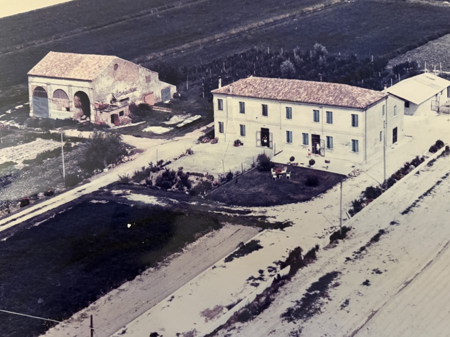 Foto d'epoca della corte vista dall'alto